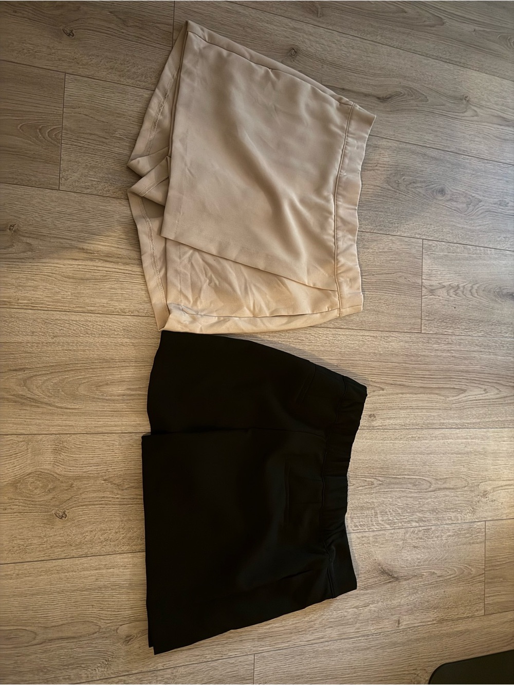 Two-Piece Women's Shorts/skirts Set — Cream & Black